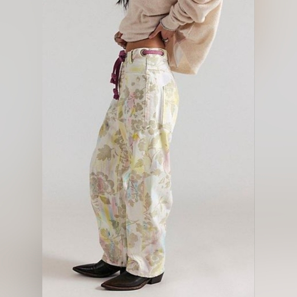 Sold - Picture 3 of 12